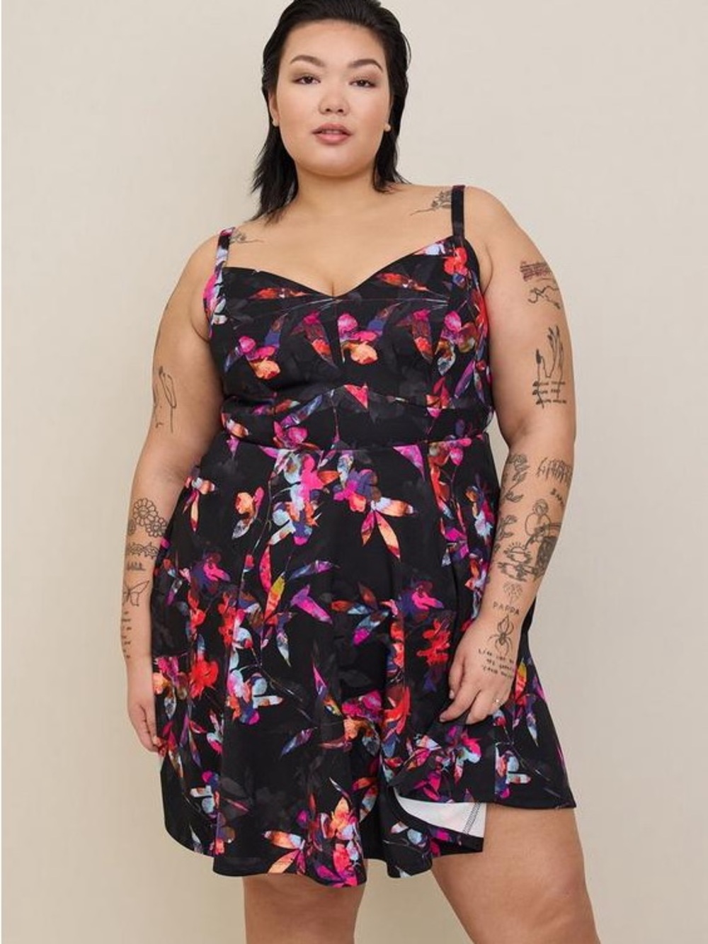 TORRID Floral Black Sweetheart Neck Dress with Pockets | 1X - Picture 2 of 11